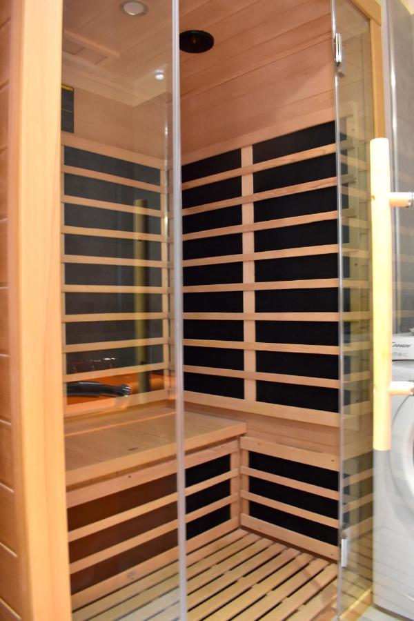 New Central Rooftop With Private Wellness, Sauna & Whirlpool Bath Prague Luaran gambar