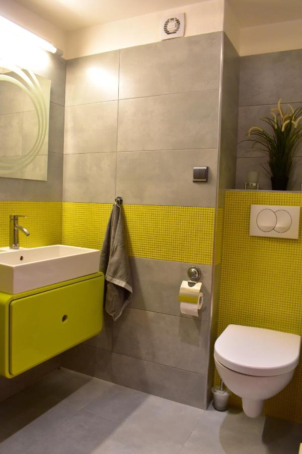 New Central Rooftop With Private Wellness, Sauna & Whirlpool Bath Prague Luaran gambar