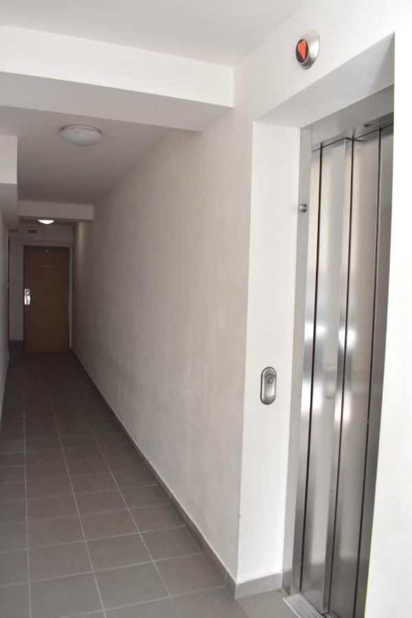 New Central Rooftop With Private Wellness, Sauna & Whirlpool Bath Prague Luaran gambar